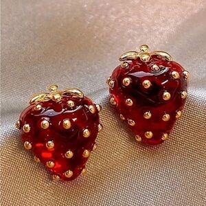 BRAND NEW🍓vintage Strawberry Gold Stud Earrings
